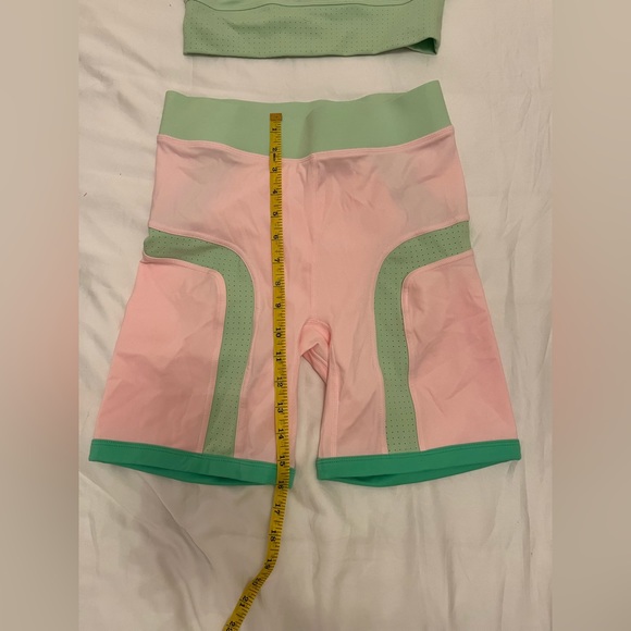 Fabletics two piece athletic set, watermelon - Picture 6 of 6